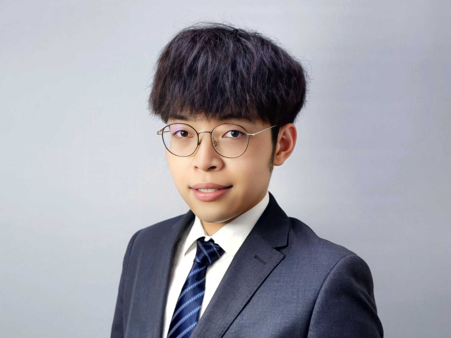 李育哲